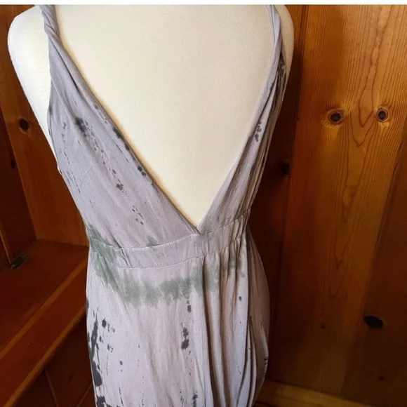 Alternative Medium Dress - Picture 4 of 5